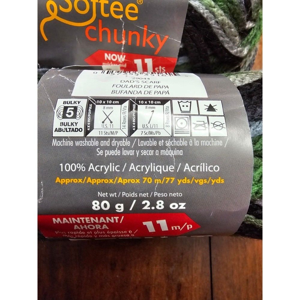 Bernat Softee Chunky Yarn Dads Scarf 29044 Green Grey Black 3 Skeins Bulky 5 - Picture 5 of 5